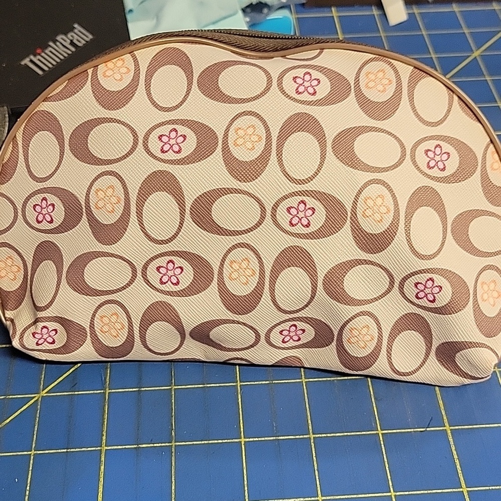 Patterned Cosmetic 8x5 Pleather Pouch